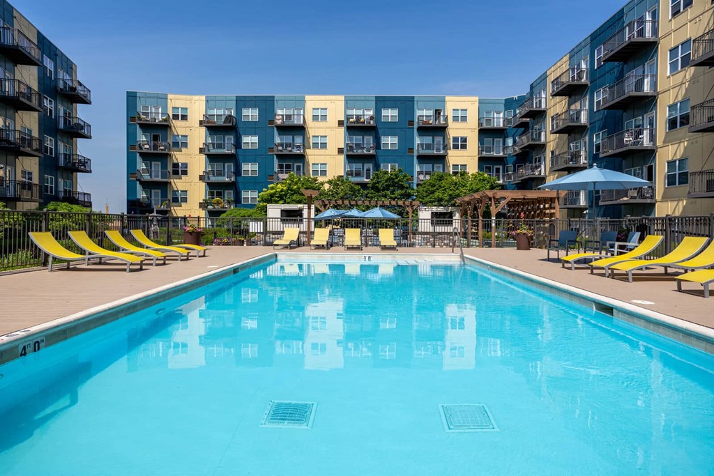 Large Pool at Wheaton 121, Wheaton, IL