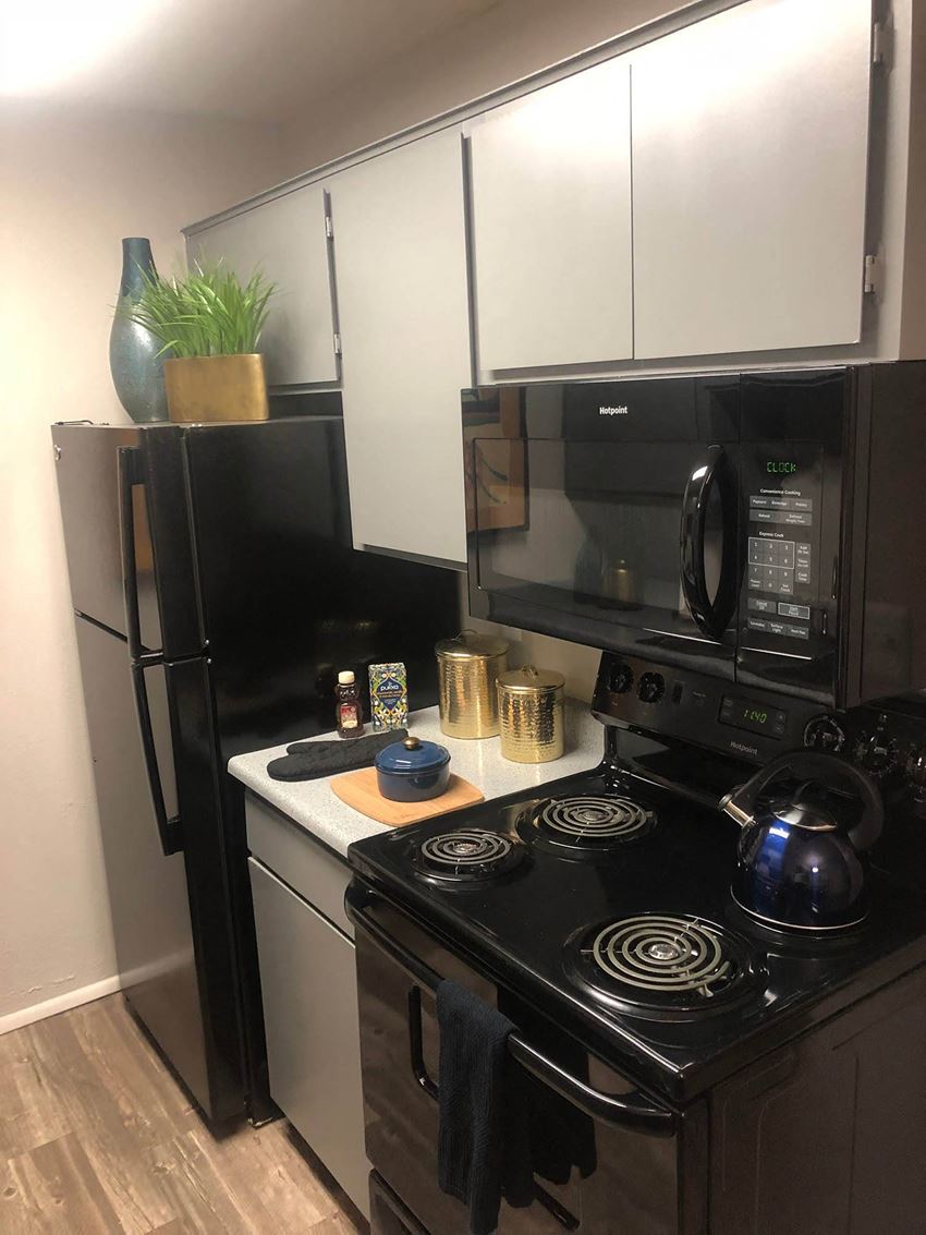 Black Appliances Black Appliances at Elevation Apartments, Tucson, Arizona - Photo Gallery