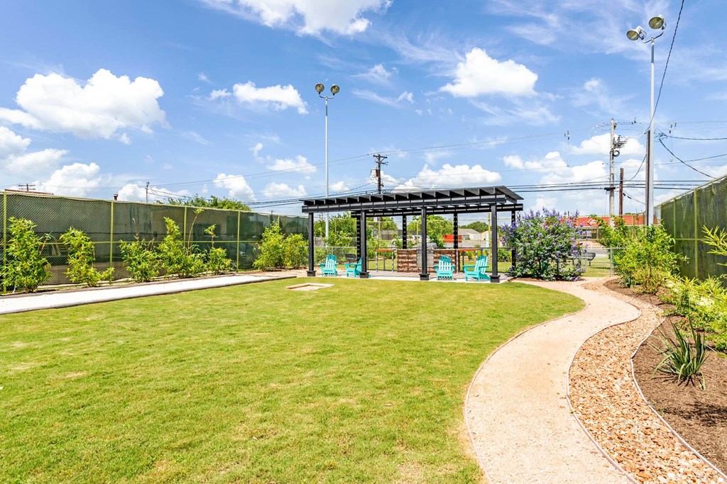 Park Like Setting at Envue Apartments, Texas