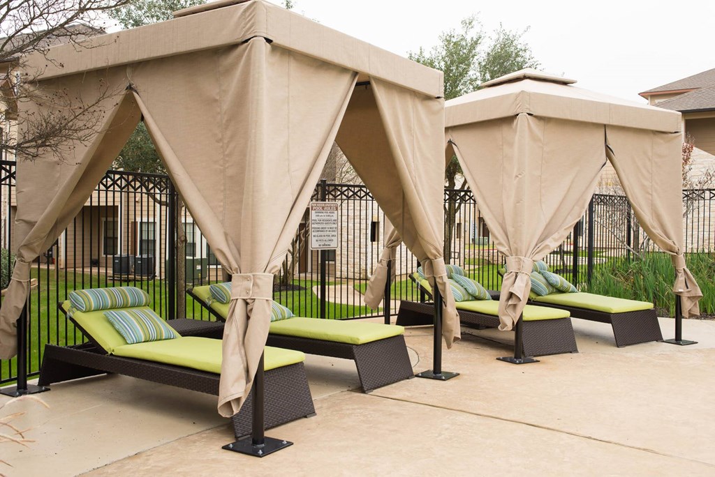 Poolside Cabana at Park Hudson Place Apartments, Texas