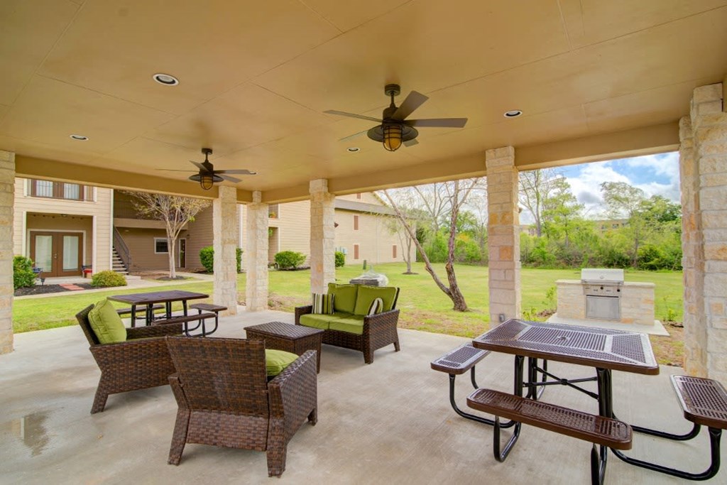 Outdoor Lounge at Park Hudson Place Apartments, Bryan
