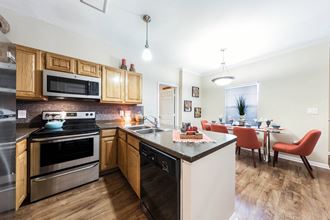 Kitchen And Dining at Pavilions at Northshore Apartment Homes, Texas, 78374