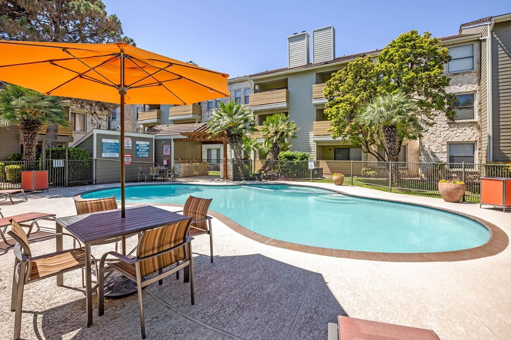 Poolside Dining Area at Turtle Creek Vista, San Antonio