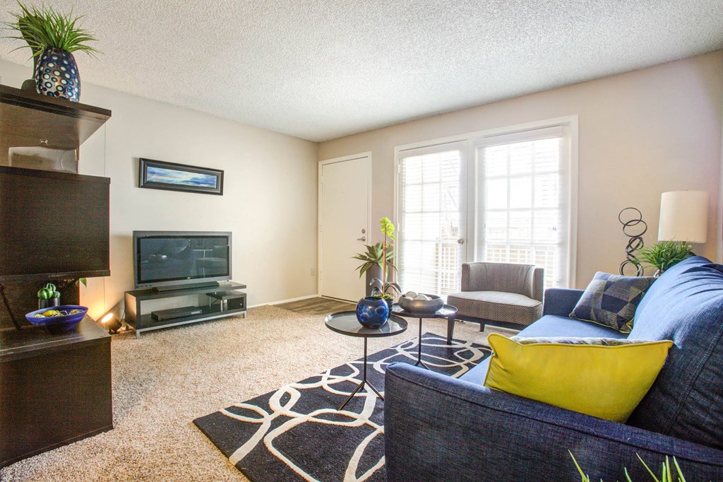 Living Room With TV at Verde Apartments, Tucson