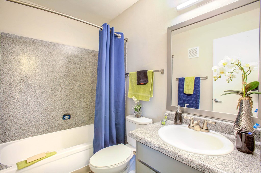 Bathroom With Bathtub at Verde Apartments, Tucson, AZ, 85719