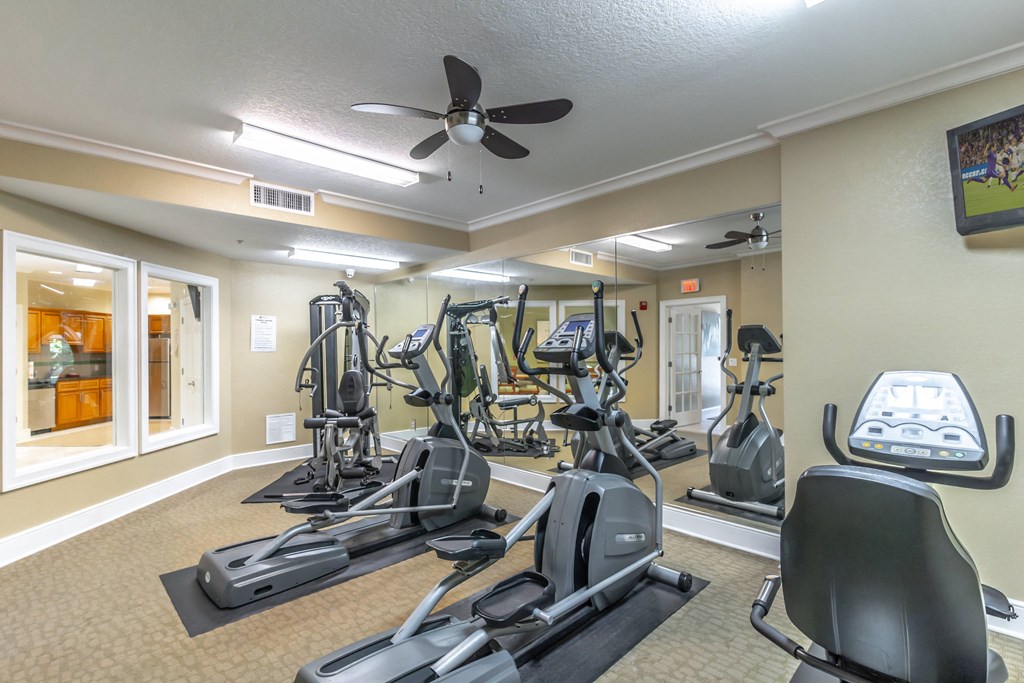 the gym at the preserve apartments