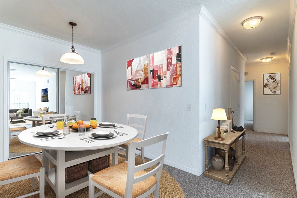 4 bedroom Unit - Dining Area