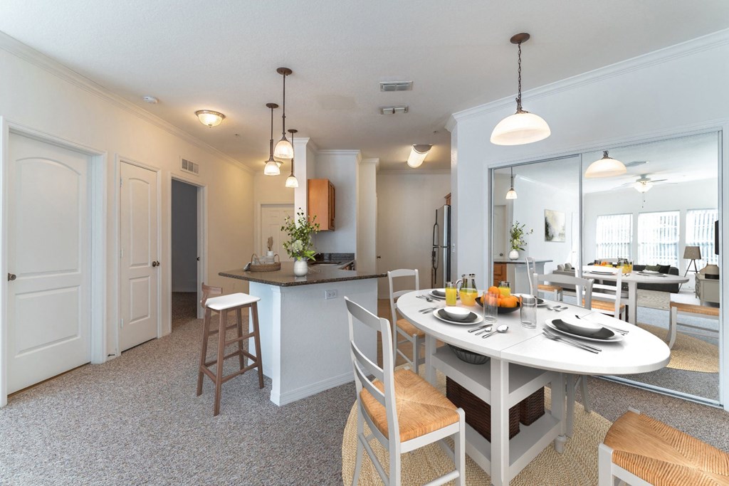 4 bedroom Unit - Kitchen and Dining