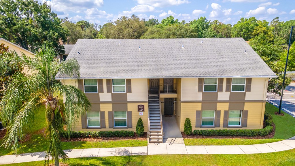 apartments with exterior staircase
