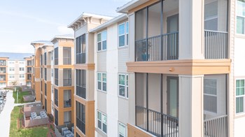 4 Story w/Elevator - Photo Gallery 9