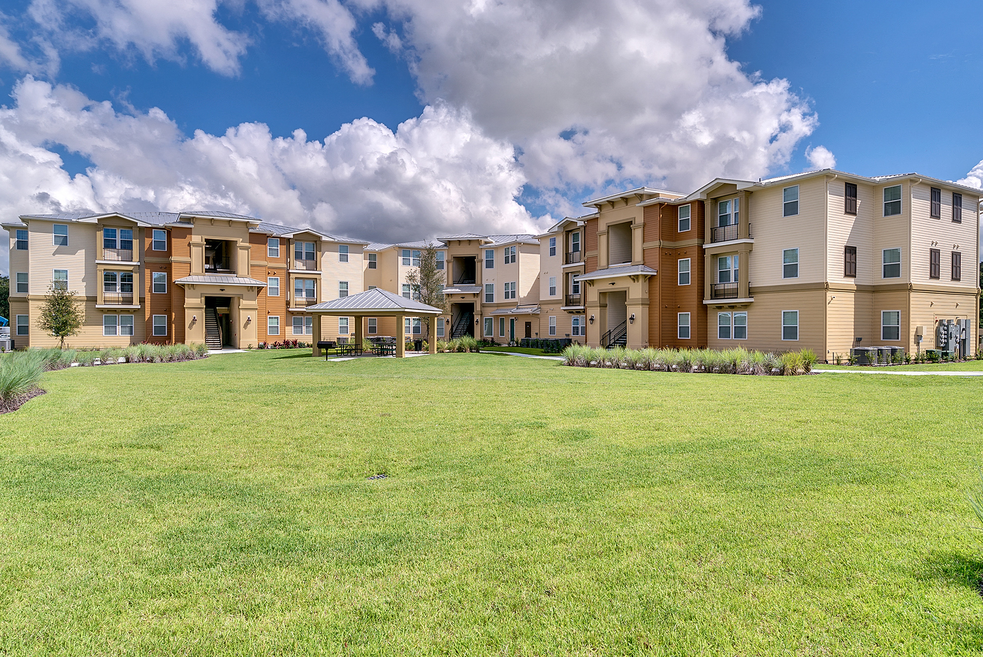 to Vineland Landings Apartments in Kissimmee, FL