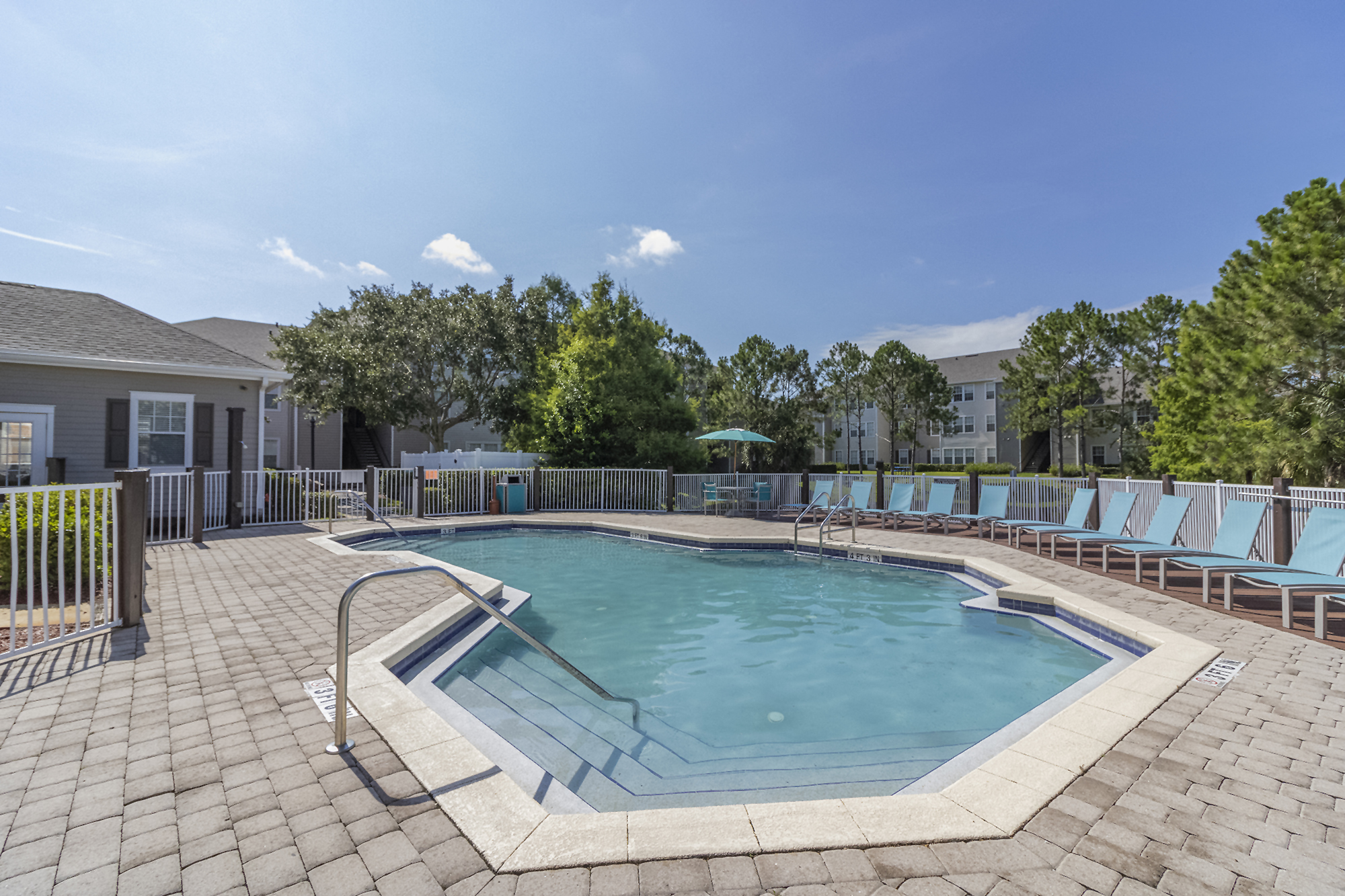 Apartments in Melbourne, FL | Wickham Club Apartments | Concord Rents