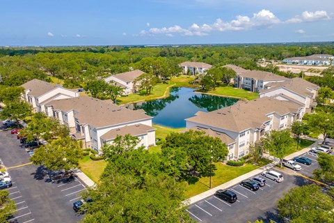 the estates at university club apartments