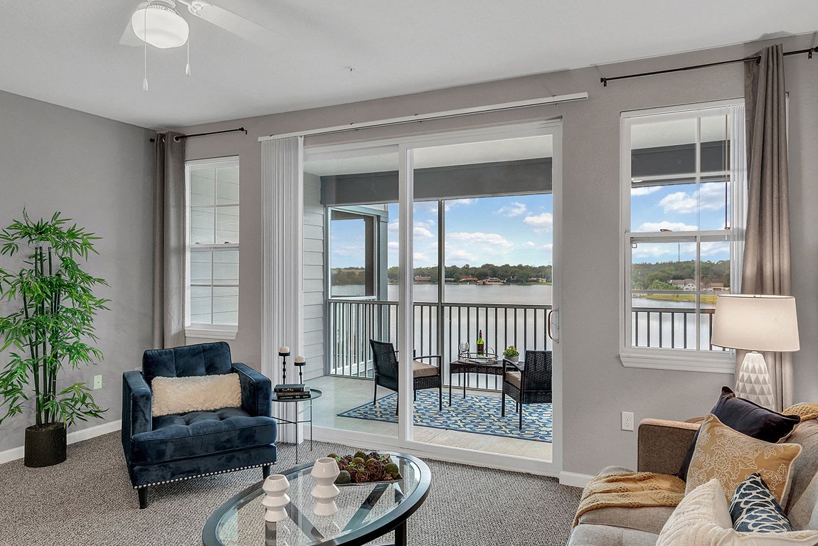 Lake view single suite living room