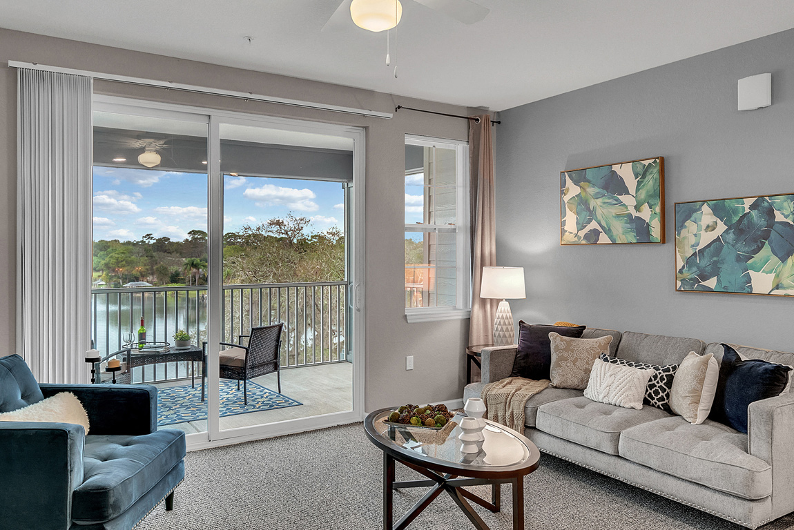 Lake view single suite living room