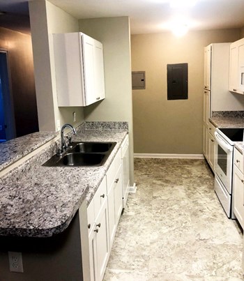 Beautiful updated kitchen! Residences at St. George - Photo Gallery 3