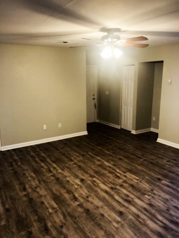 Living room and entryway Residences at St. George - Photo Gallery 2