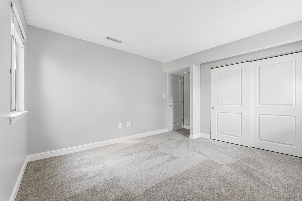 Vacant Bedroom at Hidden Brook Apartment Homes, New Bedford, MA