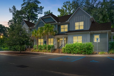 4251 South Rhett Avenue 1-3 Beds Apartment for Rent