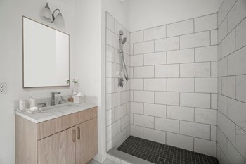 Master Bathroom - Photo Gallery 16