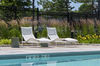 Outdoor Pool - Photo Gallery 8