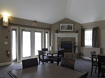 5500 North Main Street Studio-4 Beds Apartment for Rent - Photo Gallery 5