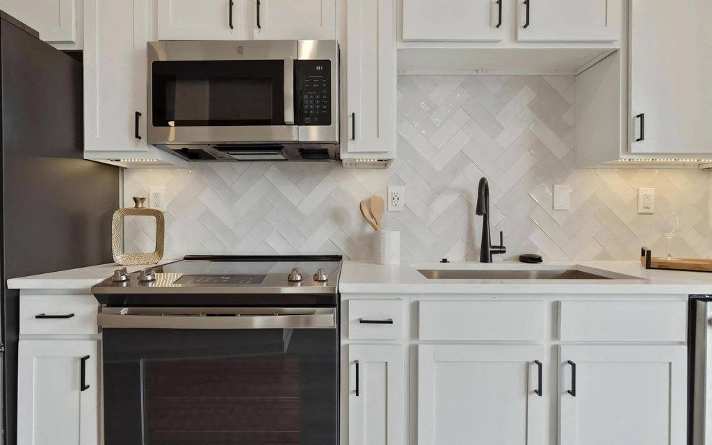 Beautiful Kitchens at 401 Oberlin, Raleigh, NC