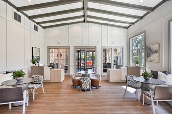 Leasing office area - Photo Gallery 2