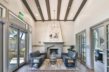 Clubroom lounge area - Photo Gallery 6