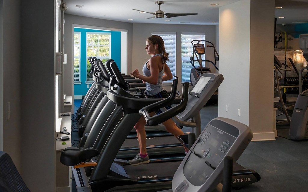 24 Hr Fitness Center with Cardio Machines