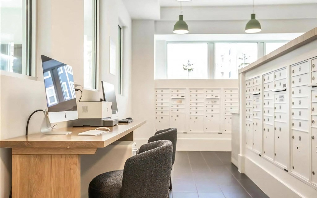 Private Mailroom with Computers