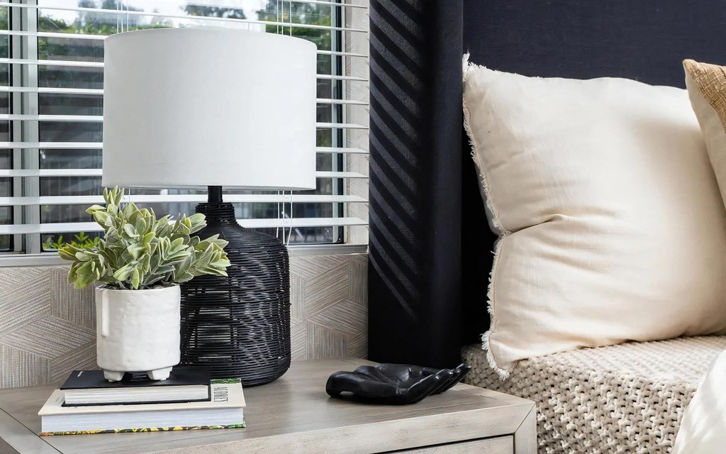 Bedroom Accent Table with Black Lamp and Natural Elements for a Modern Touch Bedroom Accent Table with Black Lamp and Natural Elements for a Modern Touch