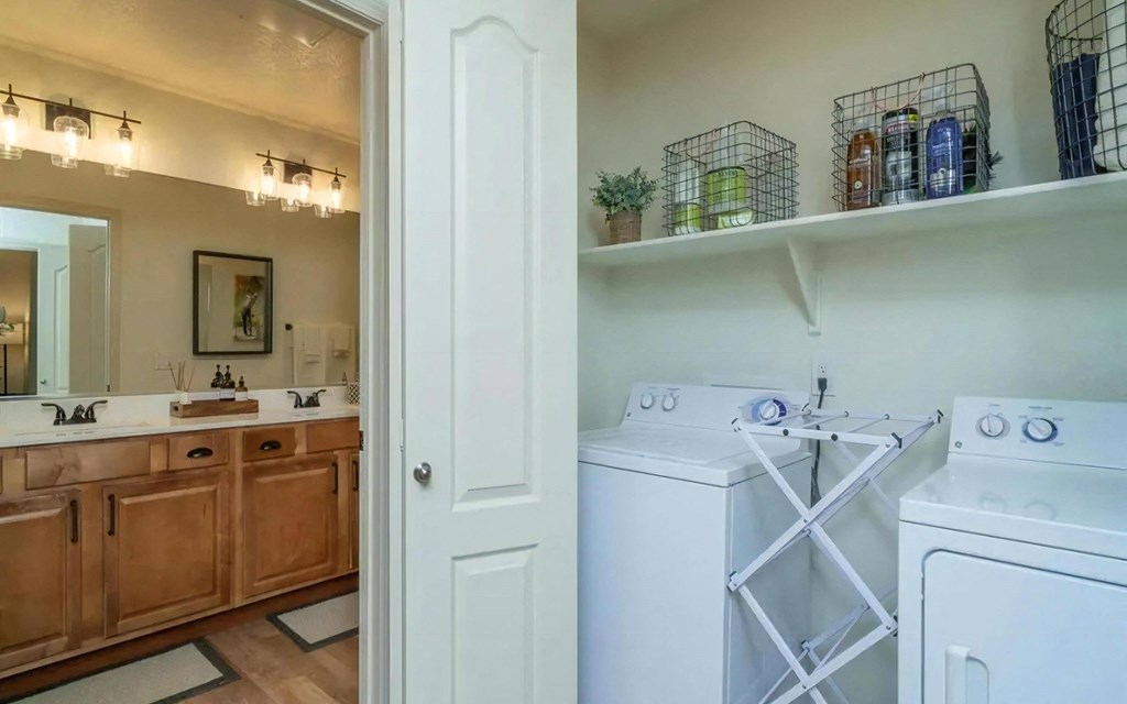 Full Size Laundry Machines In Unit