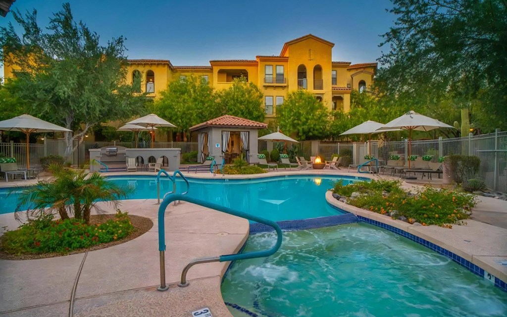 Swimming Pool Connected to Hot Tub