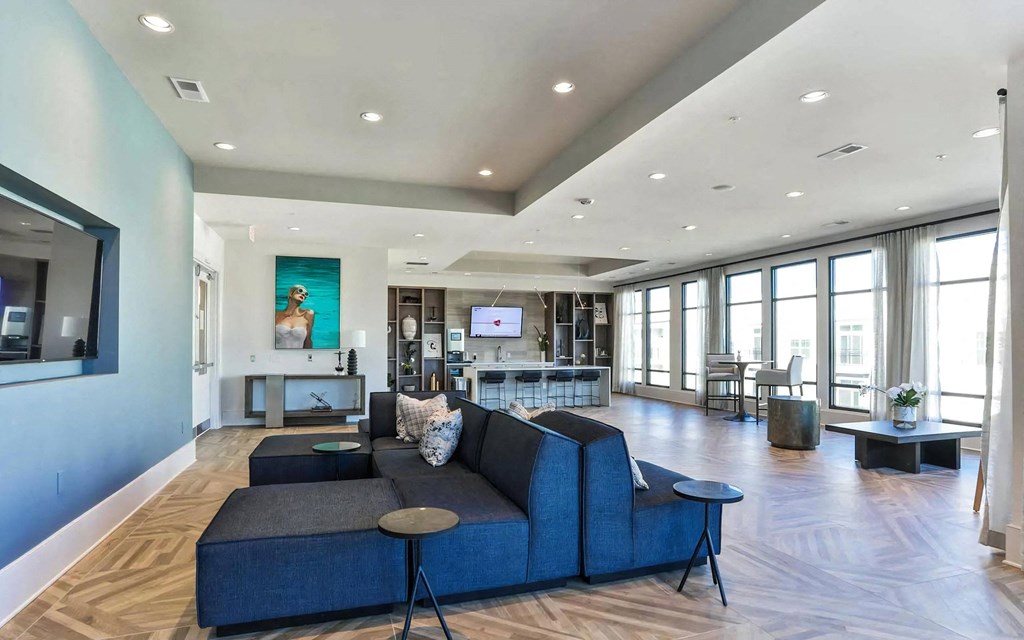 Community Lounge with Ample Seating and Indoor Bar Area