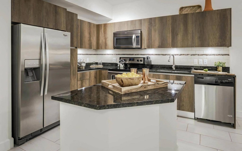 Large Kitchens with Plenty of Counter and Storage Space Large Kitchens with Plenty of Counter and Storage Space
