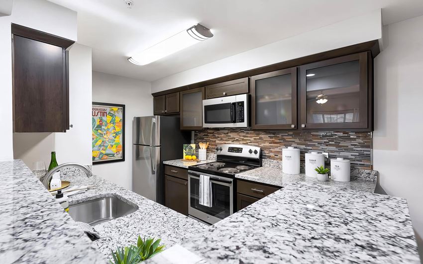 Kitchenette vs Kitchen: Which One Is for You? - RentCafe rental blog