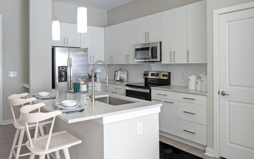 Breakfast Bar with Sleek Finishes