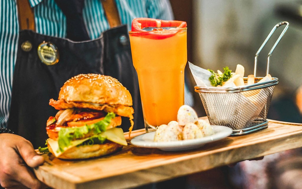 Tasty Burgers and Craft Cocktails Close to Pike Motorworks