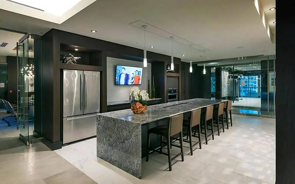 Community Kitchen with Bar Seating