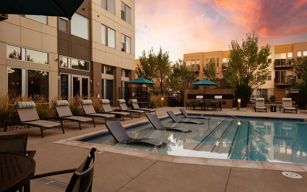 Outdoor Grills Nearby Pool