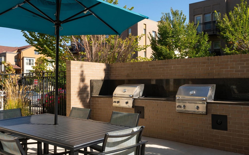 Private Courtyard with Grilling Stations