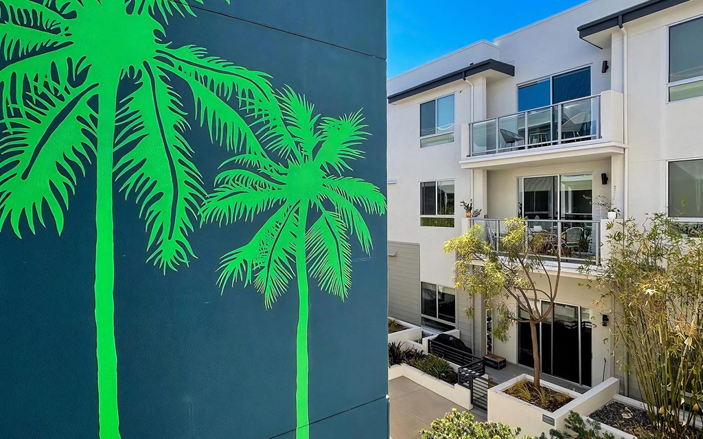 Venice on Rose Community Outdoors Outdoor courtyard with spacious balconies