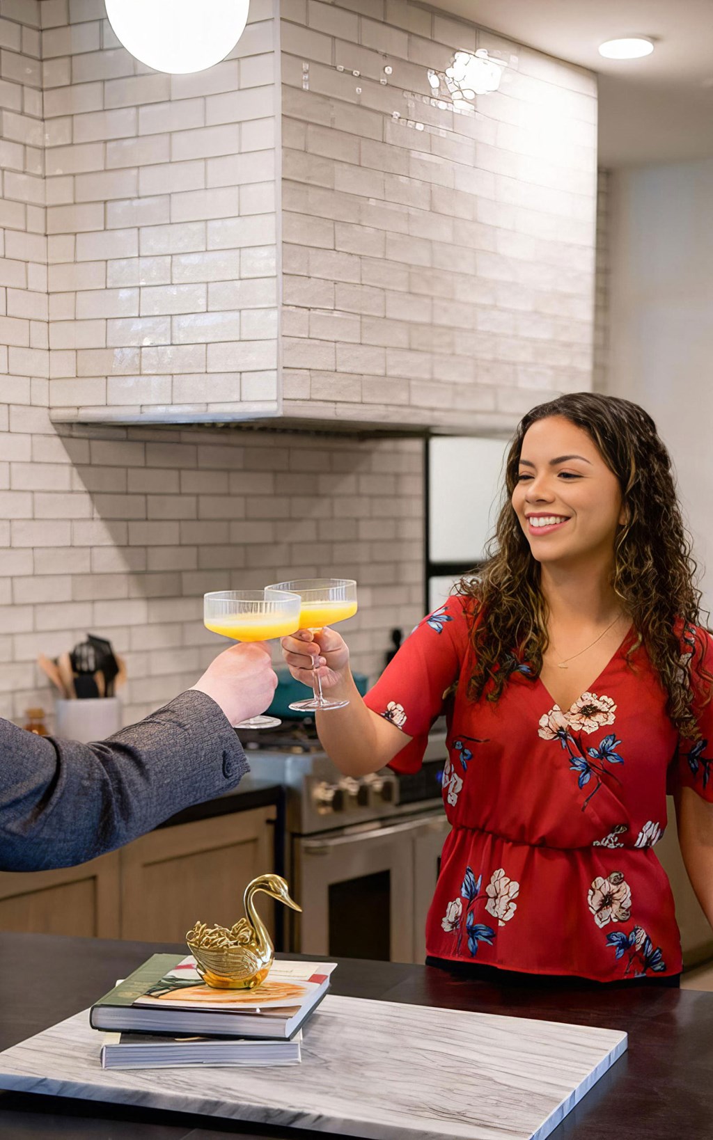 Enjoy drinks with friends or neighbors at one of our many social areas at Novel Cary