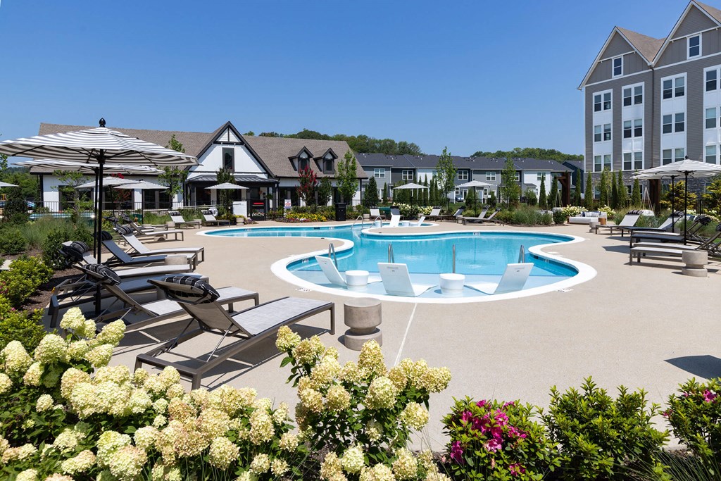 Relaxing Poolside Experience at Harpeth Heights with In-Pool Loungers and Shade