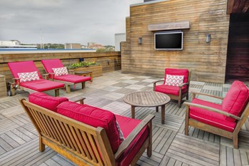 750 Summer Street 1-3 Beds Apartment for Rent - Photo Gallery 2