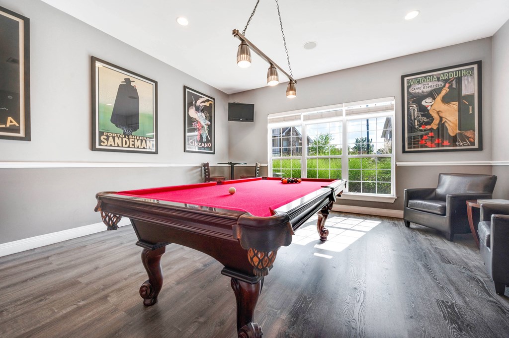 additional photo for property listing at chic digs with room to stretch out in the village 22 car