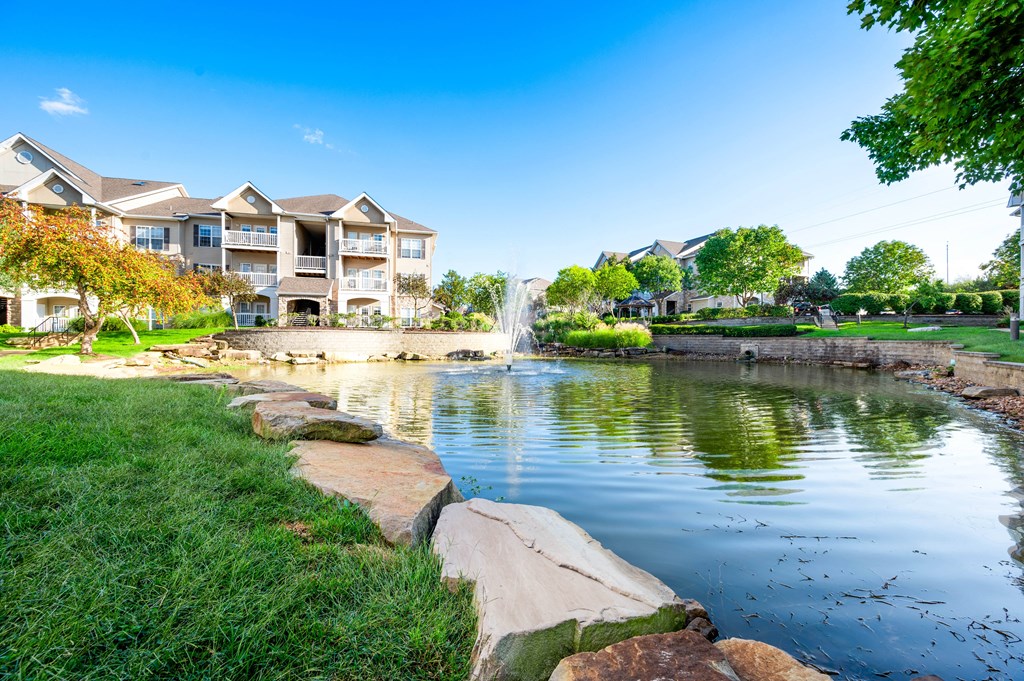 the preserve at ballantyne commons community pond