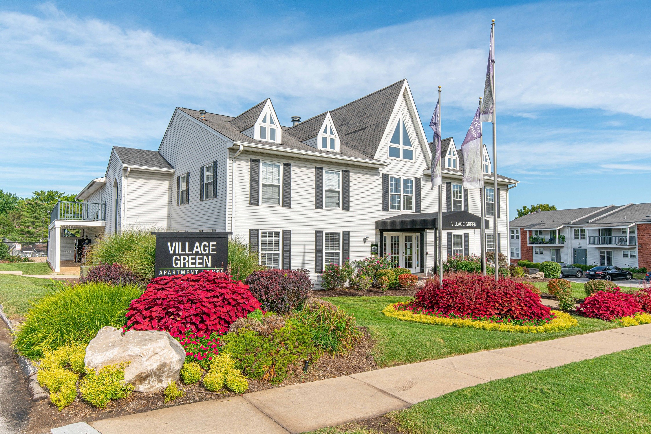 Village Green Apartments, 14441 Village Green Parkway, Chesterfield, MO