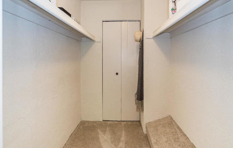 Bennington Heights Apartments, 2037 Chablis Drive, Maryland Heights, MO